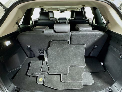 Used 2024 MAZDA CX-90 3.3 Turbo w/ Preferred Plus image 22