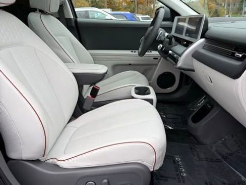 Used 2023 Hyundai Ioniq 5 Limited image 17