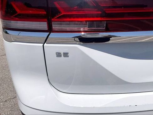 Used 2025 Volkswagen Atlas SE FWD image 8