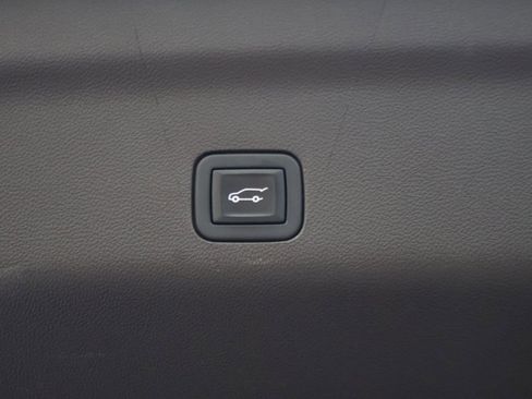 Used 2022 GMC Yukon SLT w/ SLT Luxury Package image 28