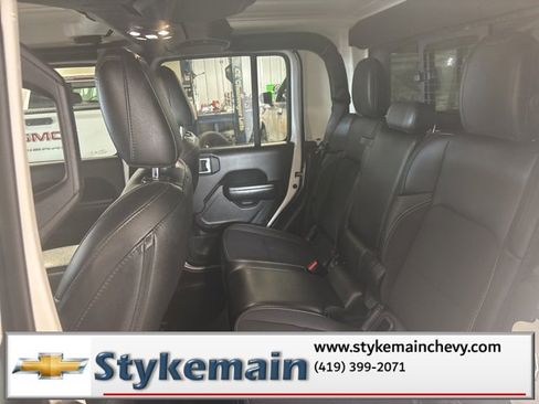 Used 2021 Jeep Gladiator Sport image 28
