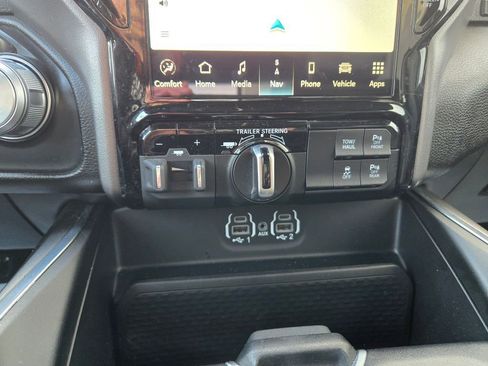 Used 2023 RAM 1500 Laramie AWD/4WD image 28