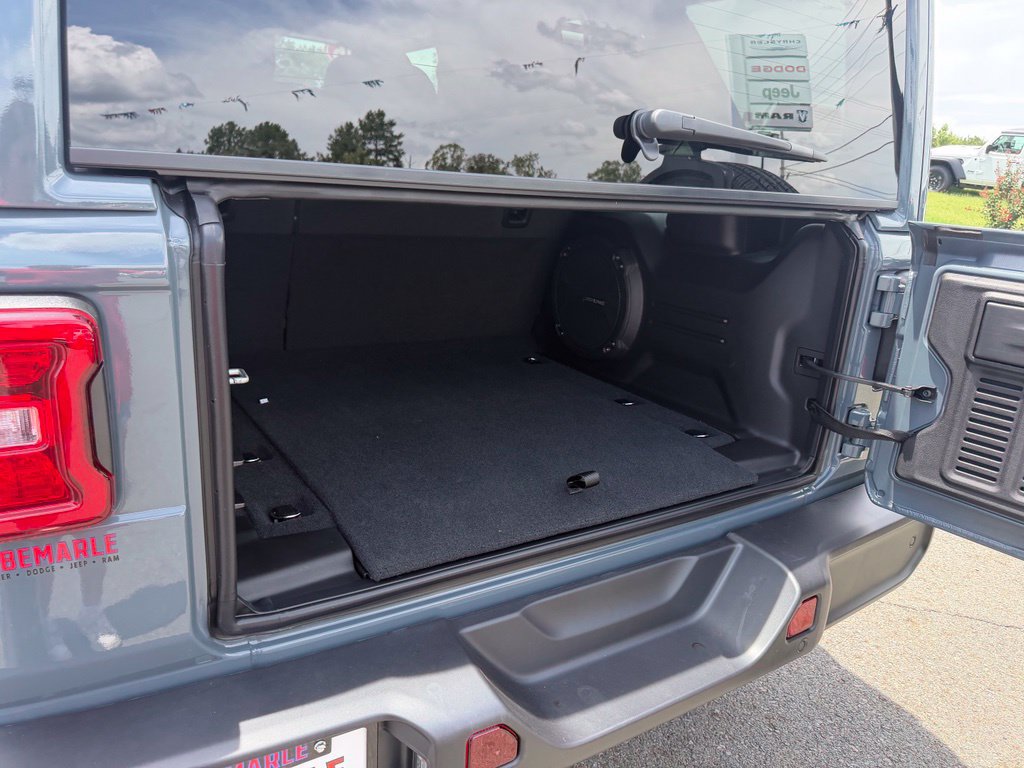 New 2026 Jeep Wrangler Unlimited Sahara AWD/4WD image 5