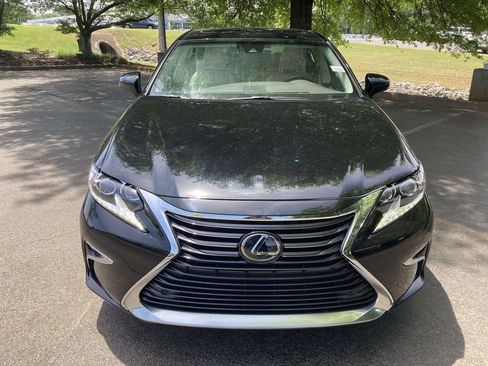 Used 2018 Lexus ES 350 w/ Luxury Package w/Wood Trim FWD image 6