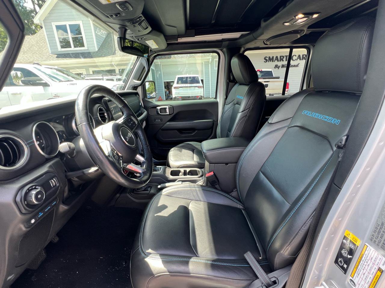Used 2023 Jeep Wrangler Unlimited Rubicon 4xe w/ Cold Weather Group AWD/4WD image 10