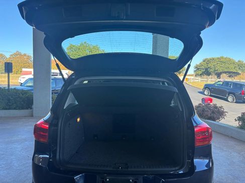 Used 2016 Volkswagen Tiguan S image 23