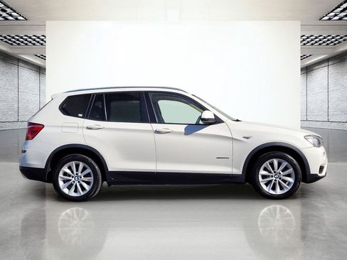 Used 2017 BMW X3 sDrive28i RWD image 4