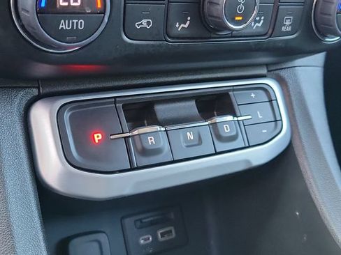 Used 2023 GMC Acadia SLT w/ Elevation Edition FWD image 27