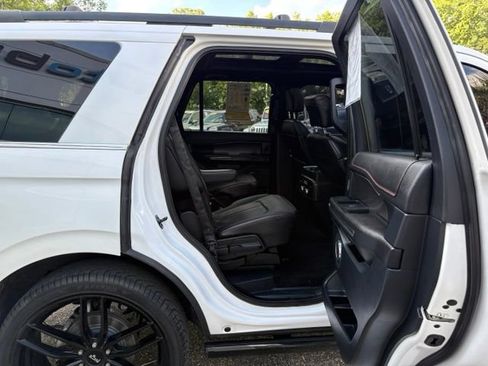 Used 2019 Ford Expedition Limited w/ Equipment Group 303A RWD image 28