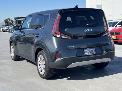 Certified 2023 Kia Soul LX image 4