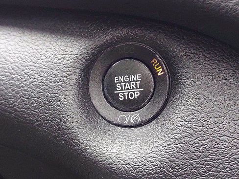 Certified 2019 Jeep Cherokee Limited image 24