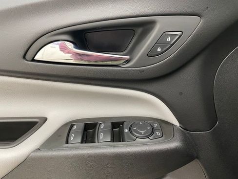 Certified 2024 Chevrolet Equinox LS w/ Midnight Edition image 11