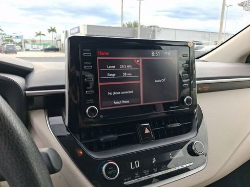 Used 2021 Toyota Corolla LE w/ LE Convenience Package FWD image 18