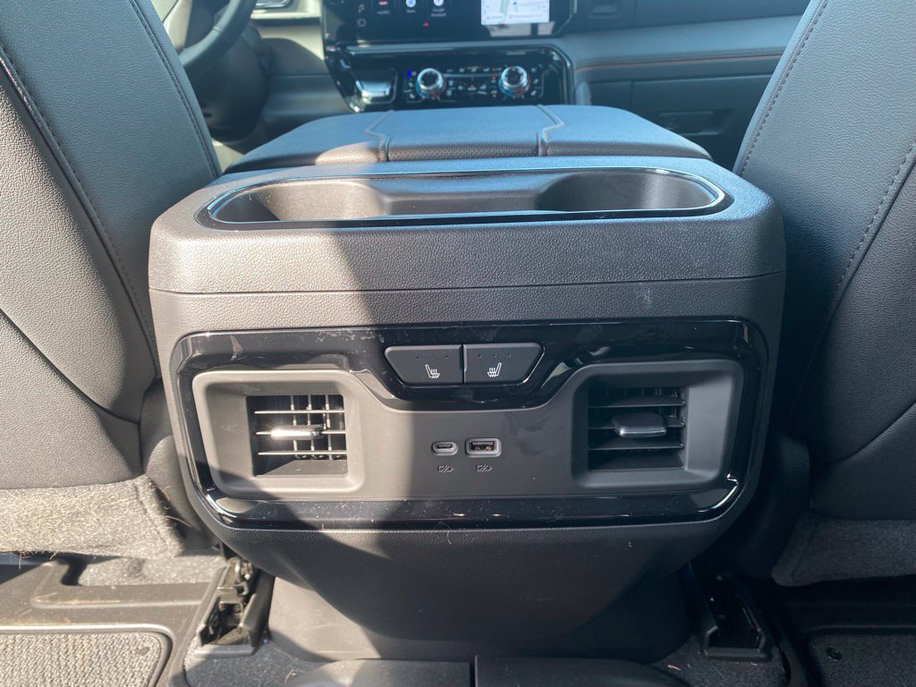 Used 2025 GMC Sierra 1500 AT4 w/ Technology Package AWD/4WD image 34