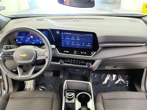 Used 2026 Chevrolet Equinox LT FWD image 36