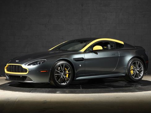 Used 2016 Aston Martin V8 Vantage GT RWD image 8