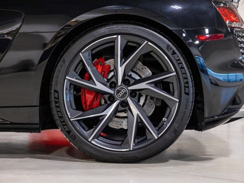 Used 2021 Audi R8 V10 w/ Premium Package image 17