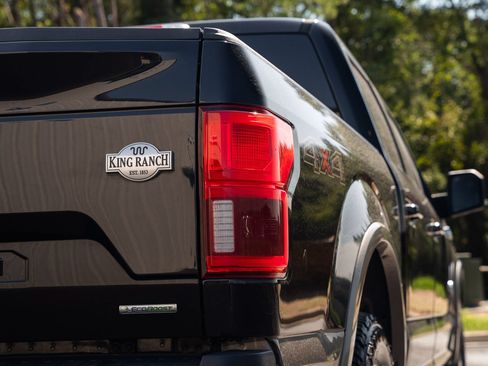 Certified 2019 Ford F150 King Ranch w/ Equipment Group 601A Luxury AWD/4WD image 15