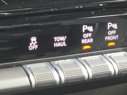 Used 2023 RAM 1500 Laramie AWD/4WD image 21