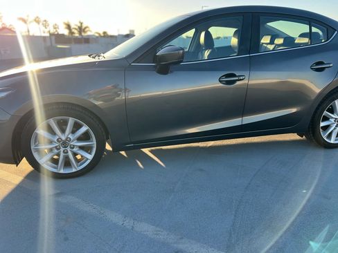 Used 2017 MAZDA MAZDA3 Touring image 3
