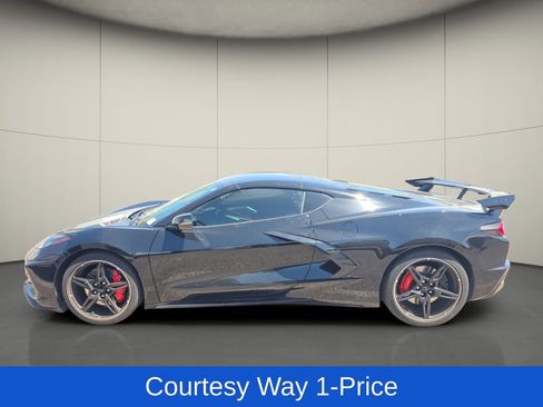 Used 2023 Chevrolet Corvette Stingray Preferred Cpe w/ Z51 Performance Package RWD image 4