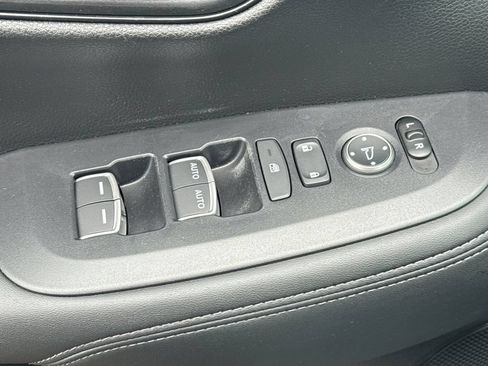 Certified 2025 Honda HR-V EX-L image 14