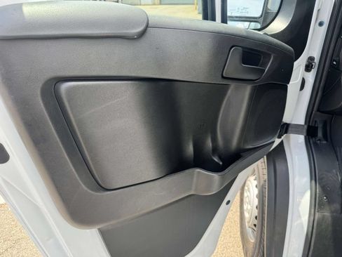 Used 2025 RAM ProMaster 2500 w/ U-Haul Equipment Group FWD image 18
