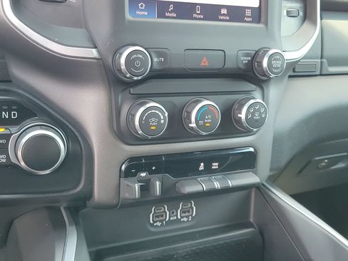 Used 2022 RAM 1500 Big Horn AWD/4WD image 28