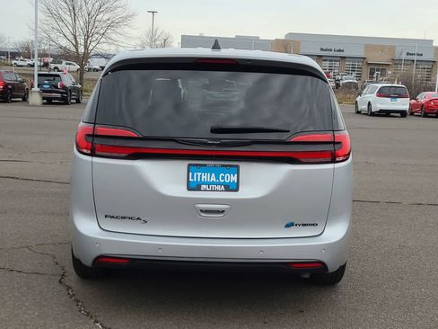 Used 2023 Chrysler Pacifica Touring-L w/ S Appearance Package image 13