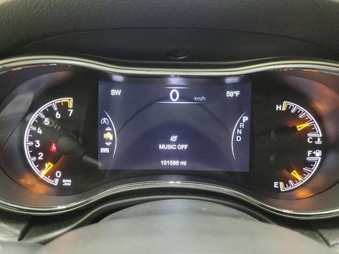 Used 2019 Jeep Grand Cherokee Laredo w/ Security & Convenience Group AWD/4WD image 23