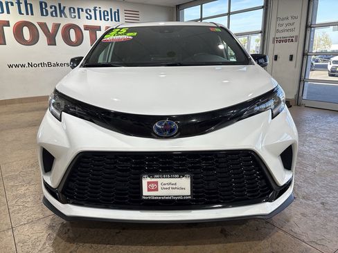Certified 2025 Toyota Sienna XSE w/ XSE Premium Package image 5