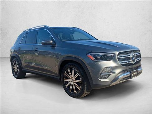 Certified 2025 Mercedes-Benz GLE 450 4MATIC image 3