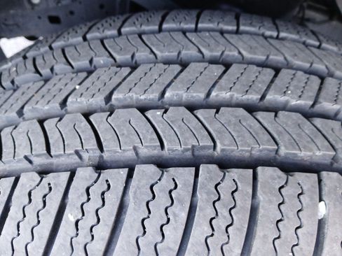 Certified 2025 RAM 1500 Laramie w/ Night Edition image 15