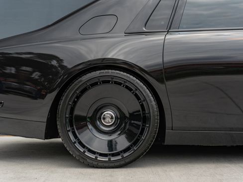 Used 2018 Rolls-Royce Phantom Sedan RWD image 34