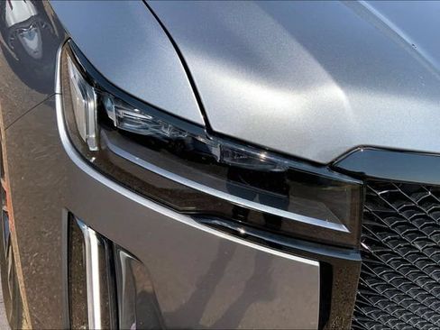 Used 2022 Cadillac Escalade Sport w/ Touring Package AWD/4WD image 28