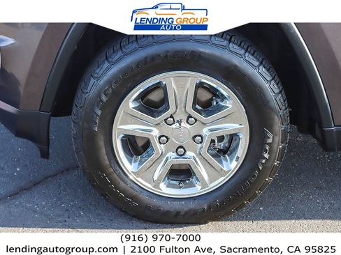 Used 2015 Jeep Grand Cherokee Laredo w/ Quick Order Package 23E image 9