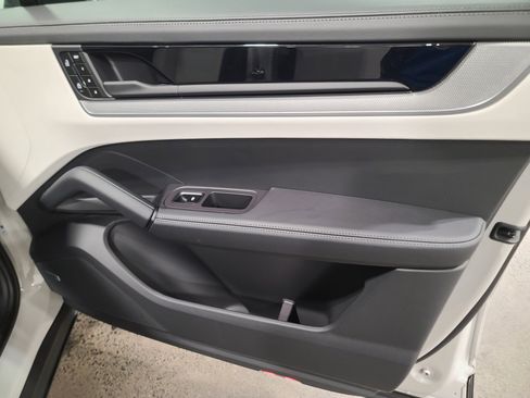 New 2026 Porsche Cayenne Coupe image 28