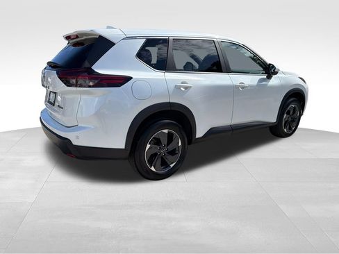 Certified 2024 Nissan Rogue SV AWD/4WD image 7