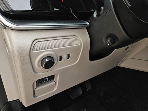 New 2026 Jeep Grand Wagoneer Summit image 20