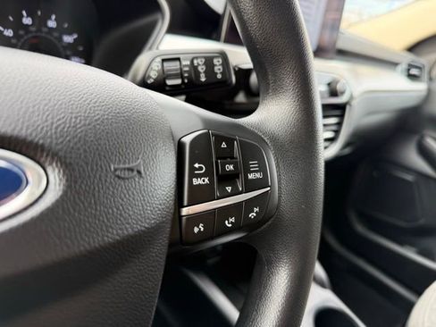 Used 2020 Ford Escape SE image 29