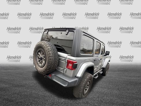 Used 2018 Jeep Wrangler Unlimited Sahara image 10