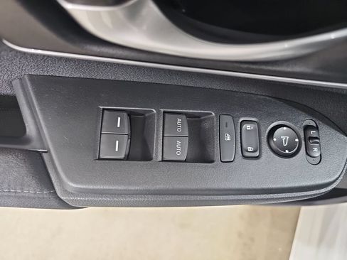 Used 2017 Honda CR-V EX image 32