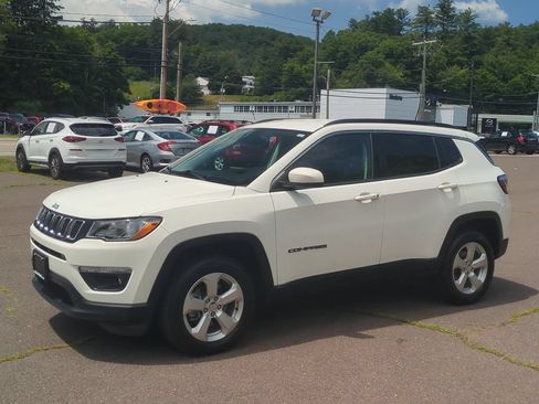 Used 2021 Jeep Compass Latitude w/ Convenience Group AWD/4WD image 2