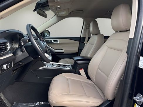 Used 2023 Ford Explorer XLT w/ Equipment Group 202A image 9