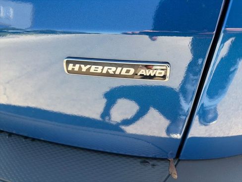 Used 2023 Ford Escape Platinum w/ Premium Technology Package AWD/4WD image 9