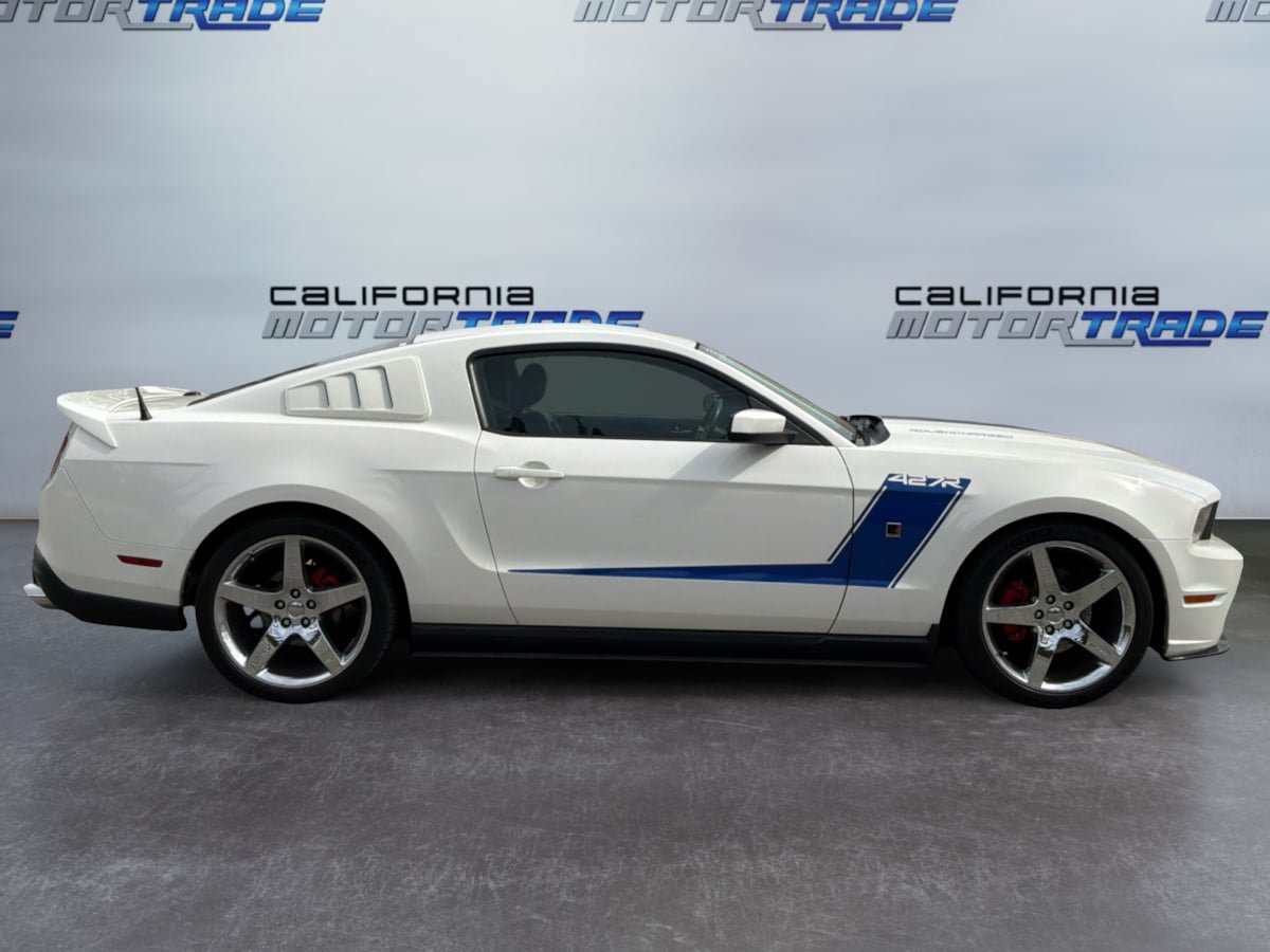 Used 2010 Ford Mustang GT RWD image 4