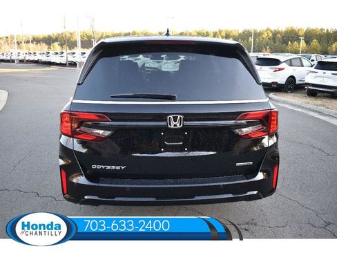 New 2026 Honda Odyssey Touring image 6