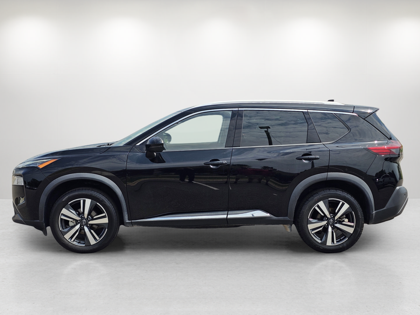Used 2023 Nissan Rogue SL AWD/4WD image 8