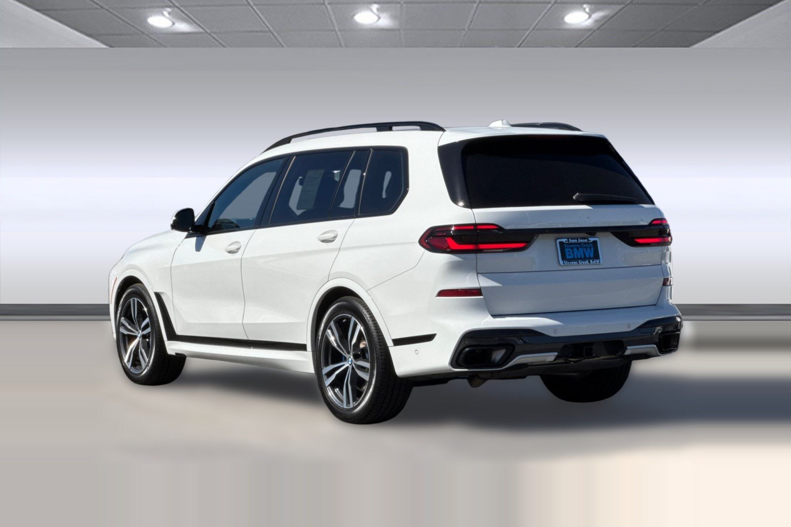 Used 2024 BMW X7 xDrive40i w/ Executive Package AWD/4WD image 3