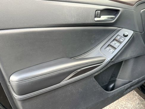 Used 2019 Toyota Avalon XLE image 14